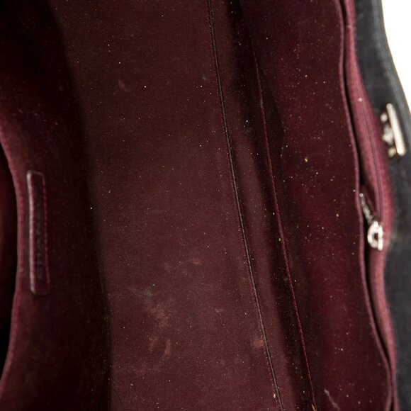 CHANEL - Medium Executive Cerf Tote w/ Strap - Picture 6 of 6